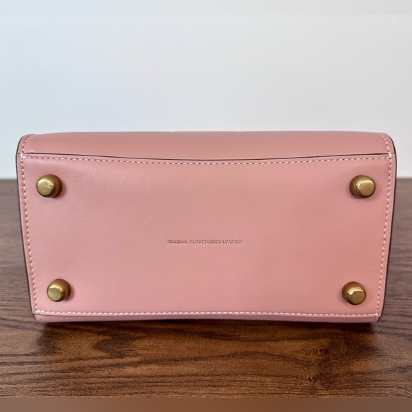 New Coach Cashin Carry Bag 22 with Trompe L'oeil Print in Light Blush Multi - Picture 6 of 11